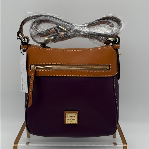 Dooney & Bourke Wexford Leather Crossbody 25 Plum Wine - Picture 1 of 14